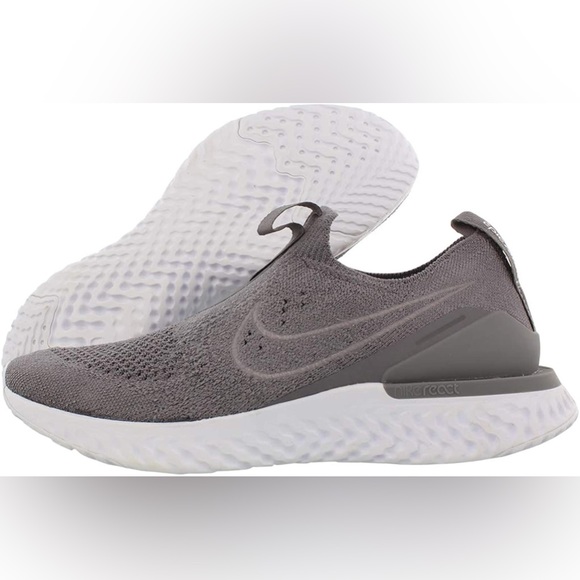 Women’s Nike Epic Phantom React Flyknit - Picture 2 of 12